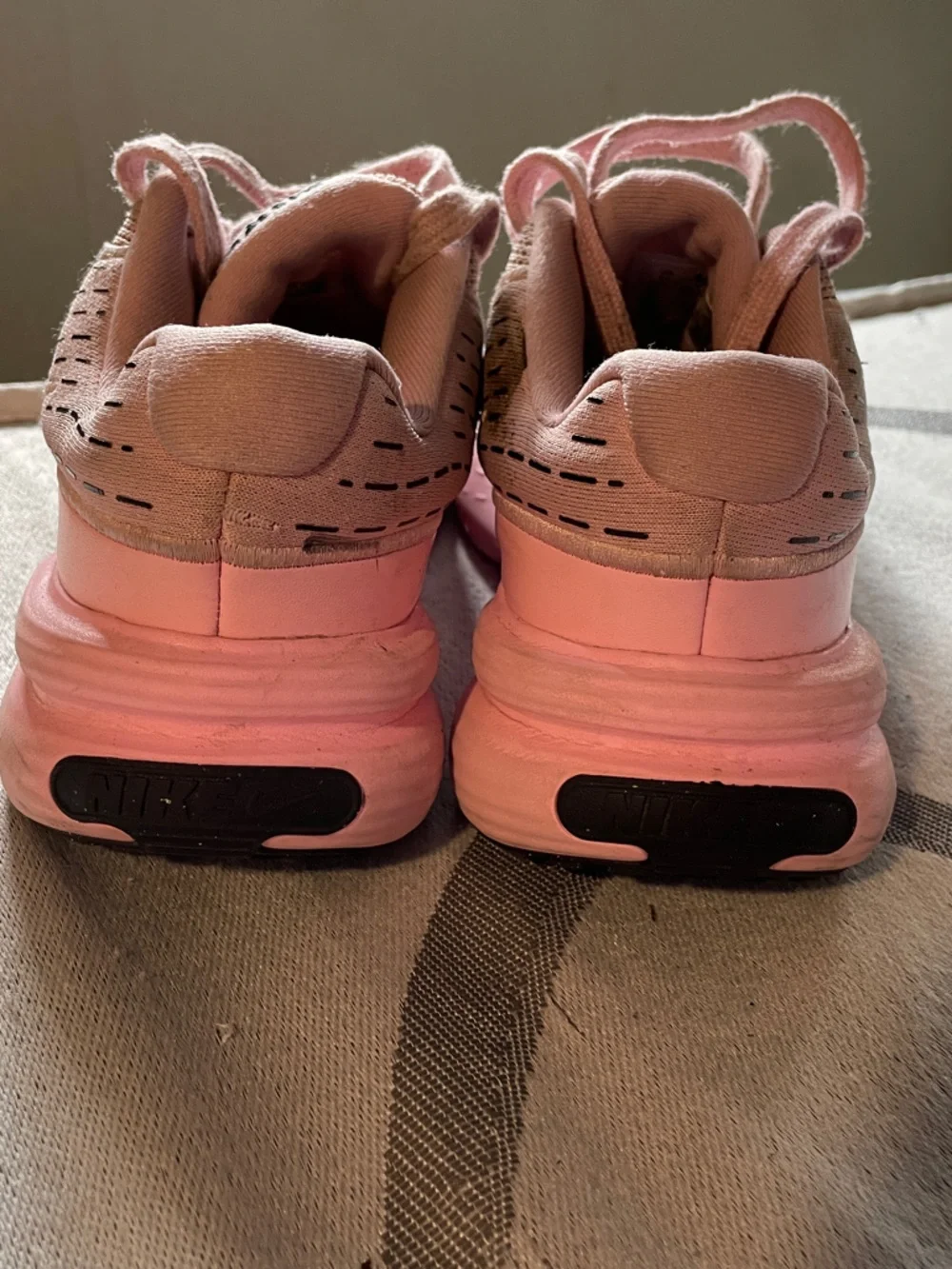 Nike Uplift SC youth athletic shoes
